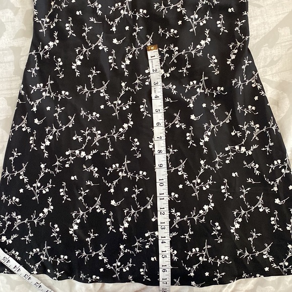 Uo Mallory Cowl Neck Slip Dress in Black WITH WHITE FLOWERS,Urban Outfitters - Picture 8 of 9